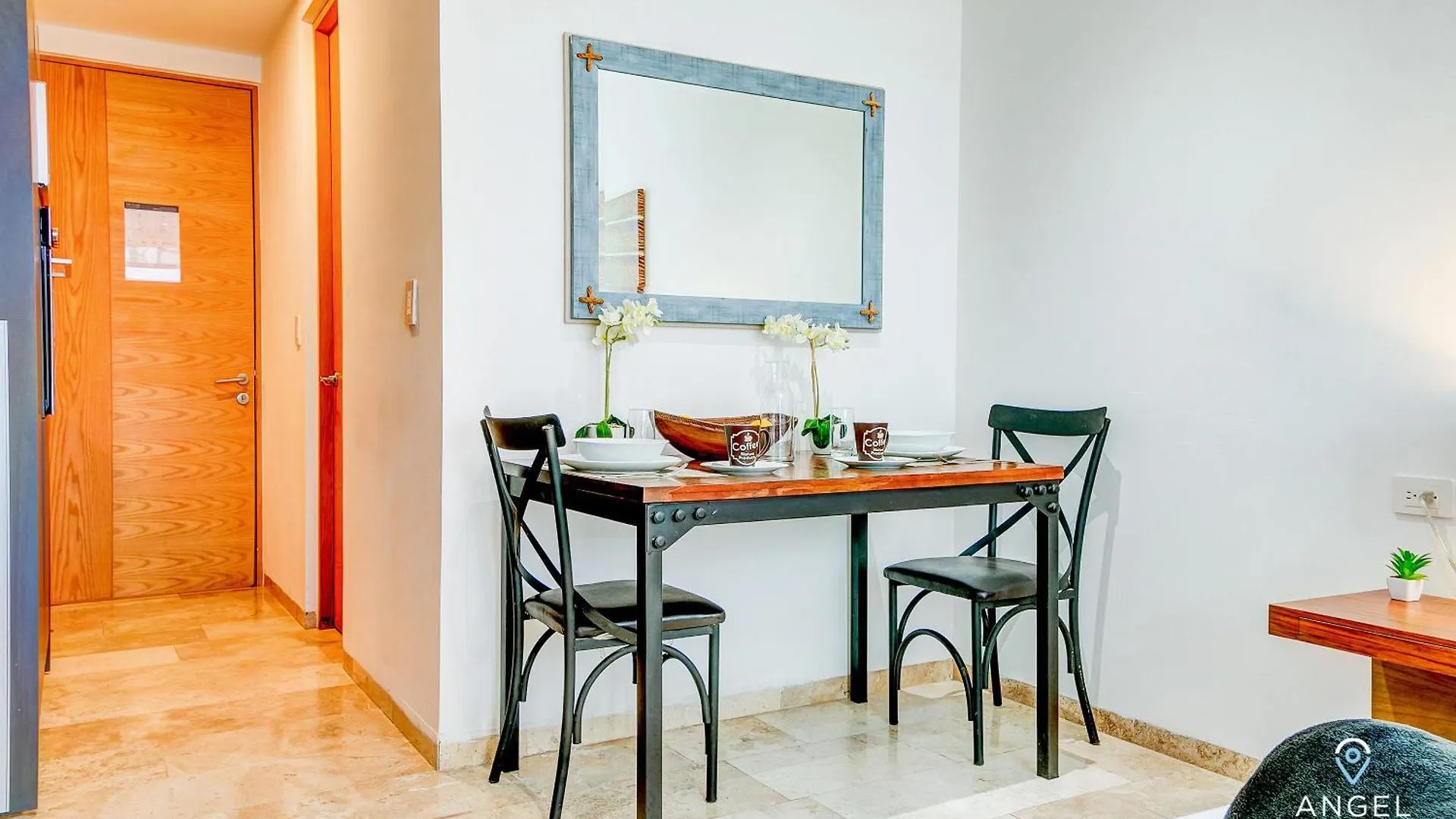 The Shore Condos Near 5Th Ave Playa del Carmen Meksyk