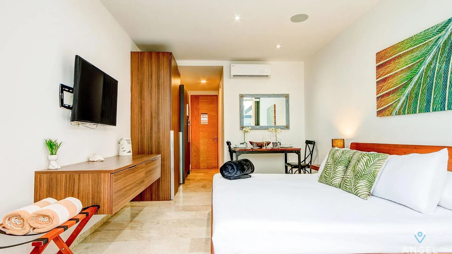 The Shore Condos Near 5Th Ave Playa del Carmen 0*,  Meksyk