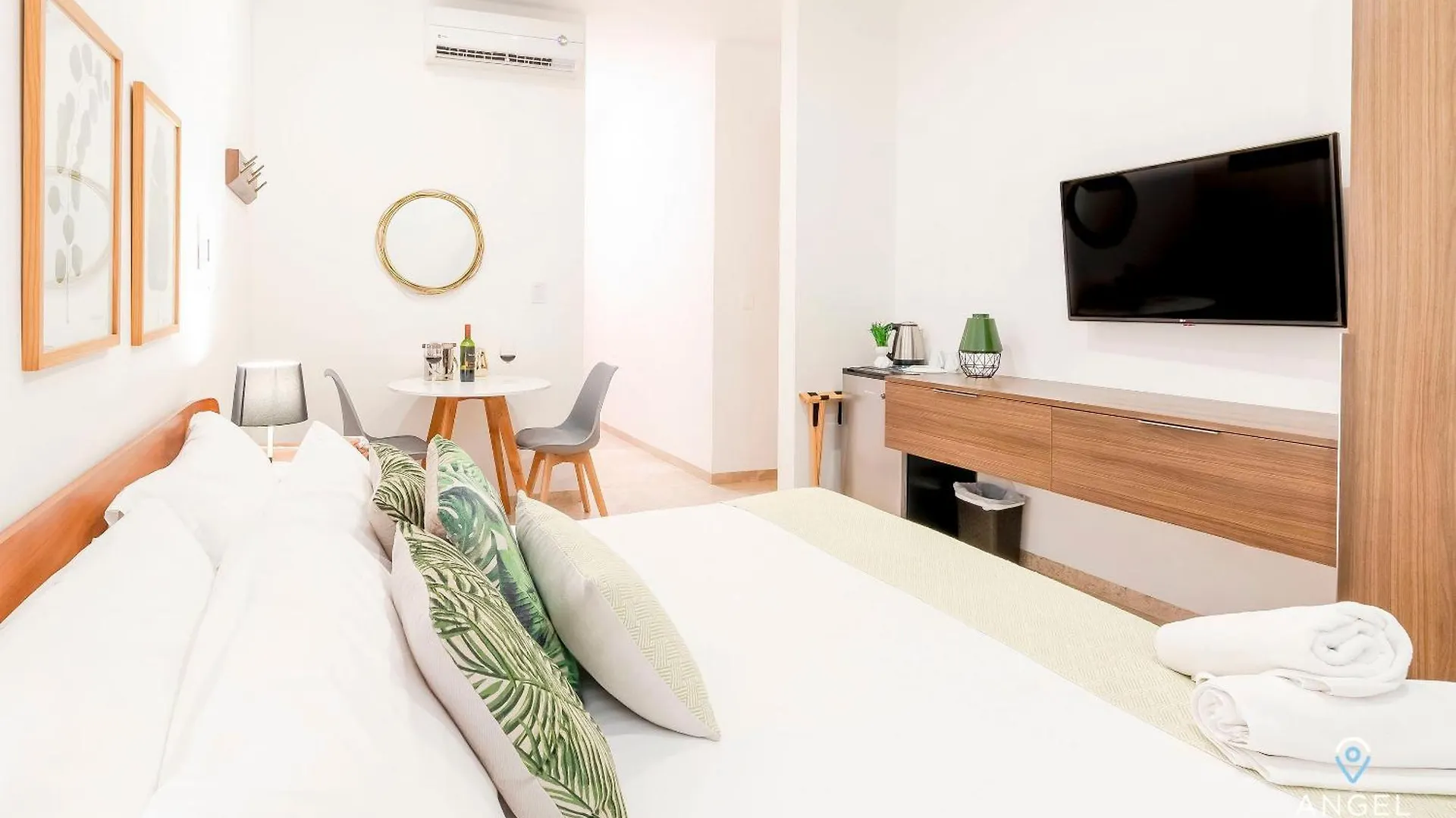 The Shore Condos Near 5Th Ave Playa del Carmen Meksika