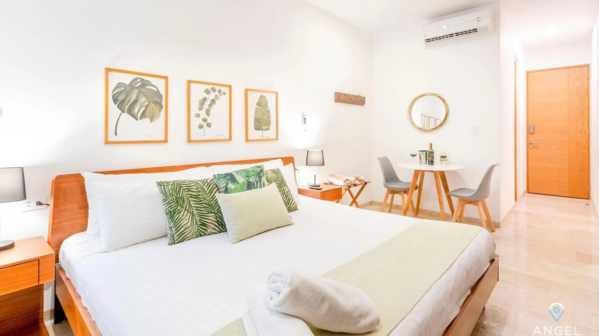 The Shore Condos Near 5Th Ave Playa del Carmen Daire