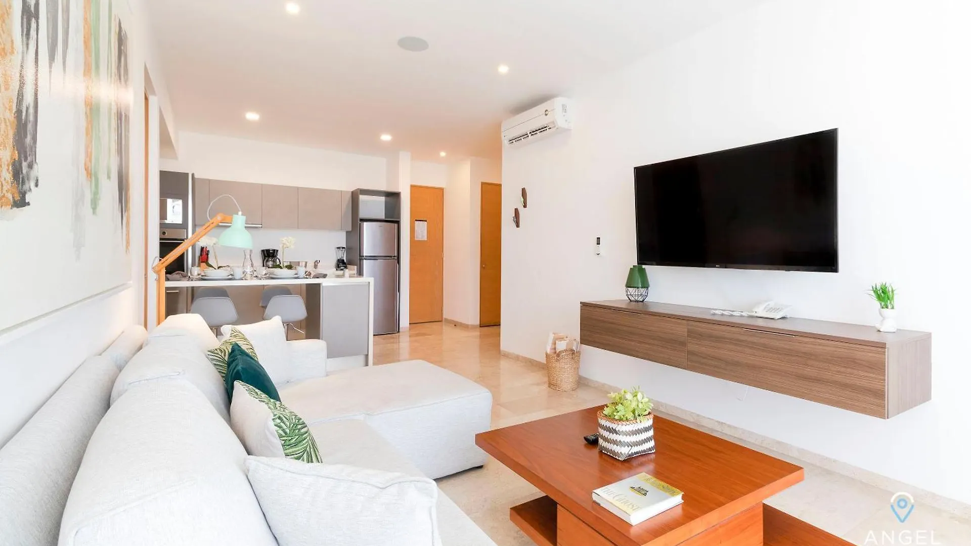 The Shore Condos Near 5Th Ave Playa del Carmen Daire