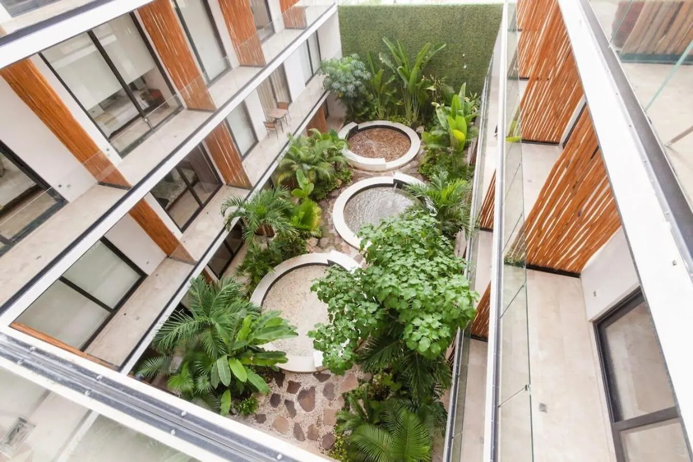 The Shore Condos Near 5Th Ave Playa del Carmen Daire